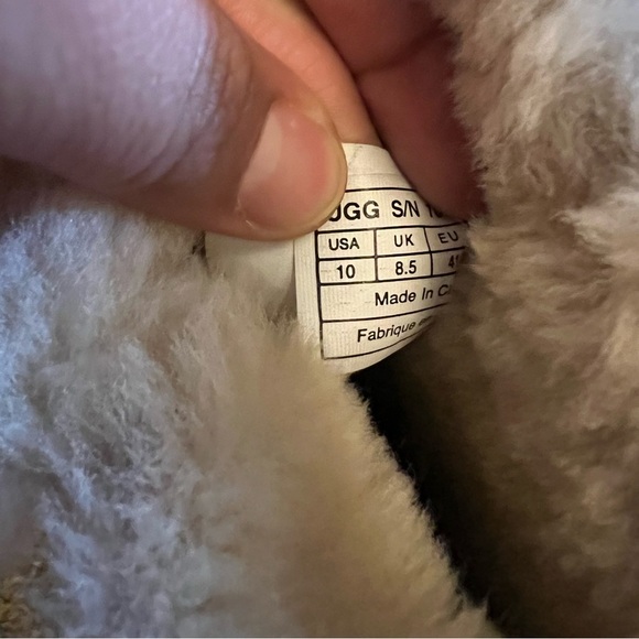 Ugg Garnet Suede Toggle Bootie size 10 - Picture 4 of 7